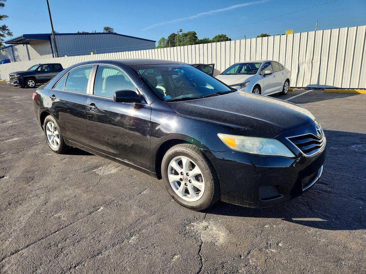 2011 Toyota Camry le