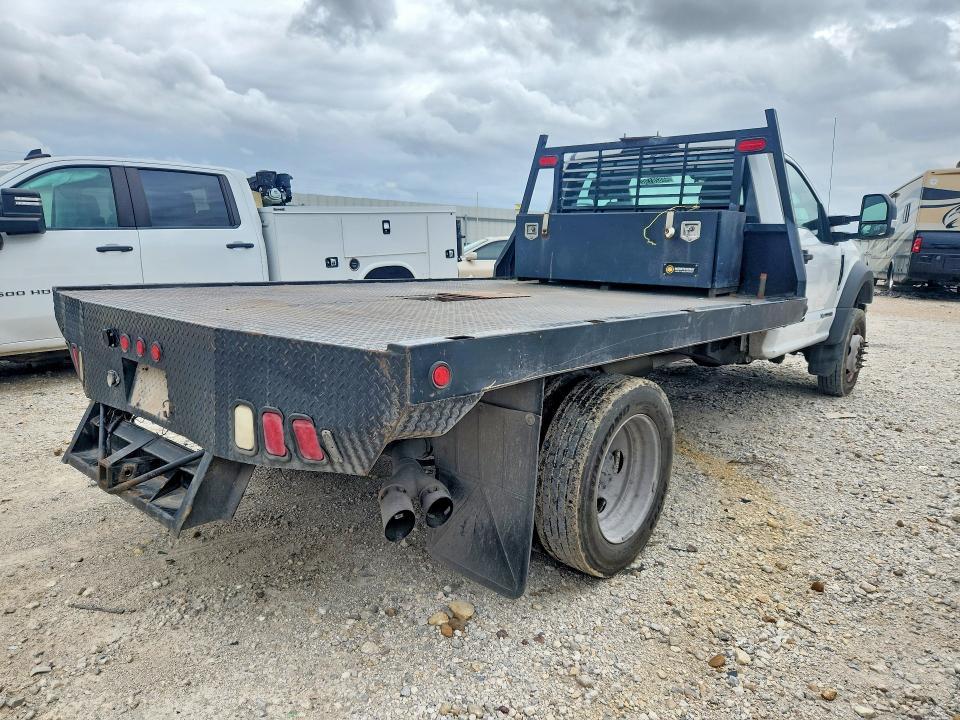 2017 Ford F550 Super Duty Flatbed Truck