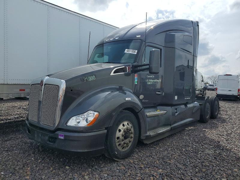 2020 Kenworth T680 Semi Truck