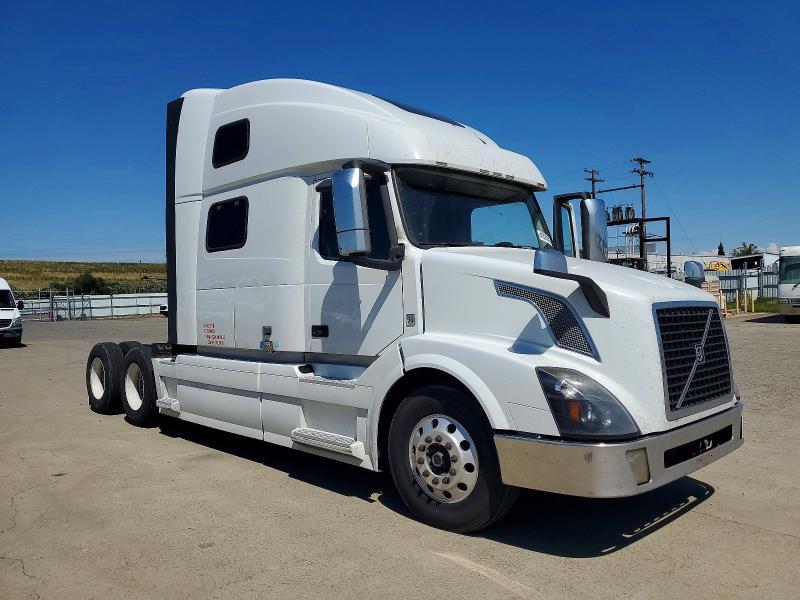 2016 Volvo VNL Semi Truck