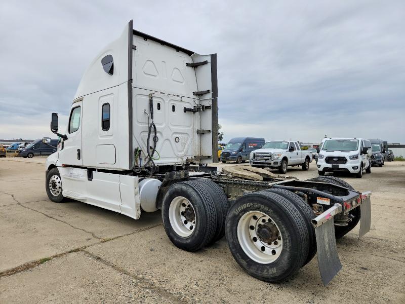 2019 Freightliner Cascadia 126 Semi Truck