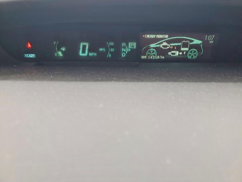 2010 Toyota Prius iii