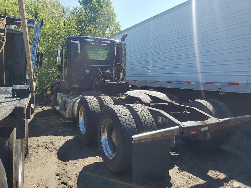 2017 Peterbilt 579 Semi Truck