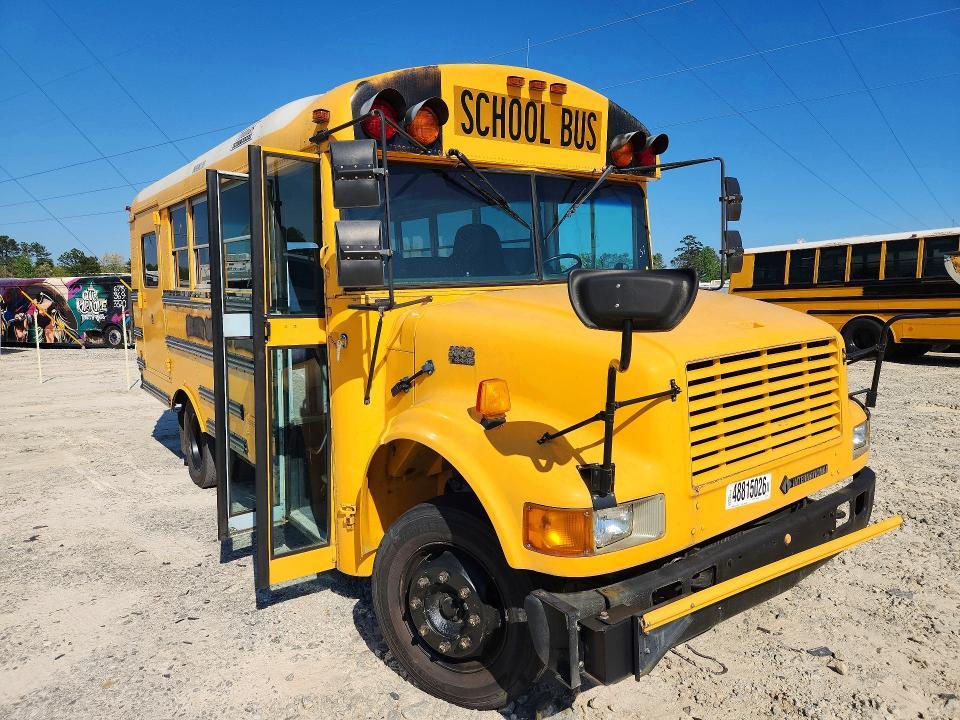 2001 International 3800 School bus