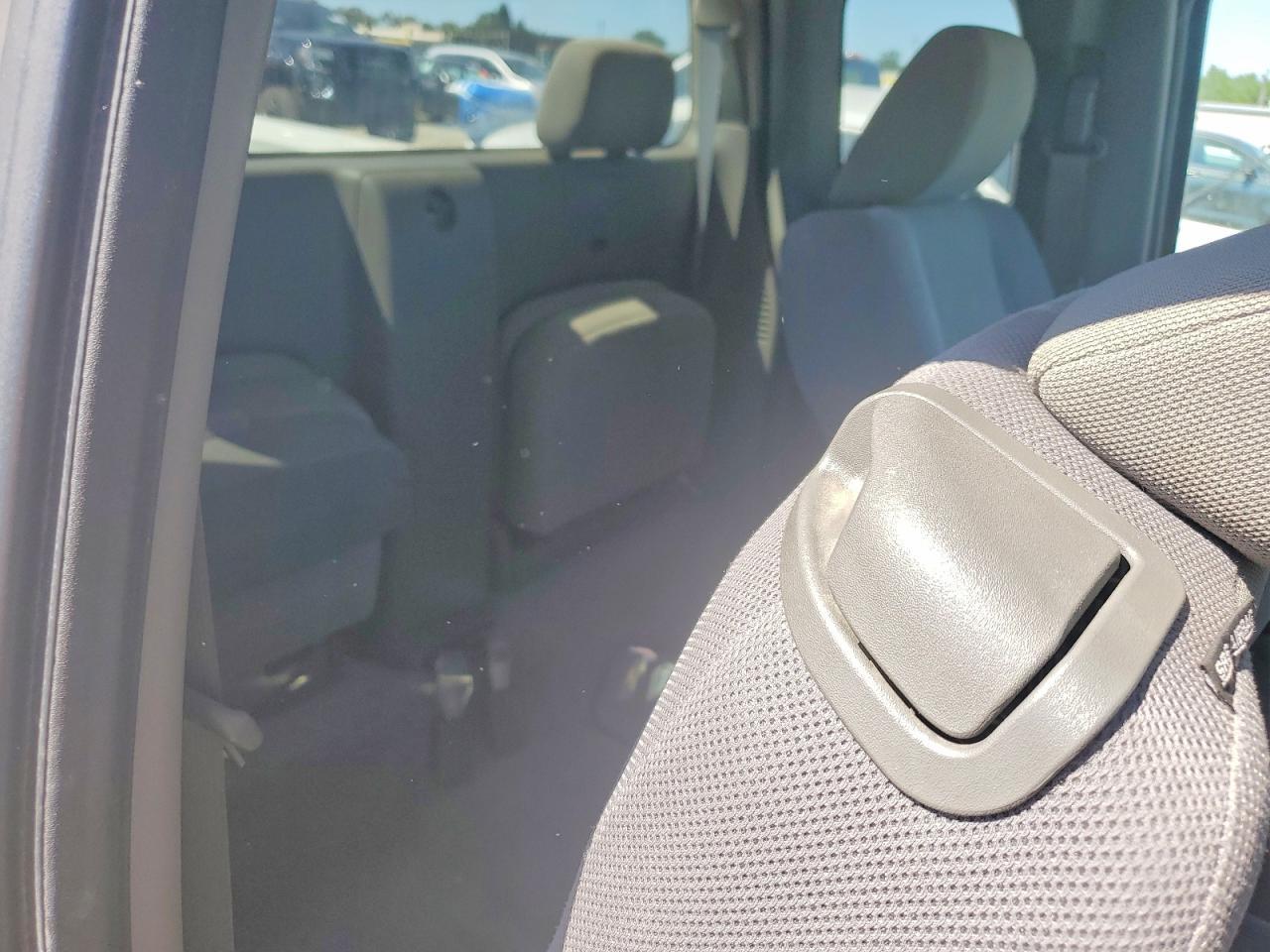 2014 Nissan Frontier S
