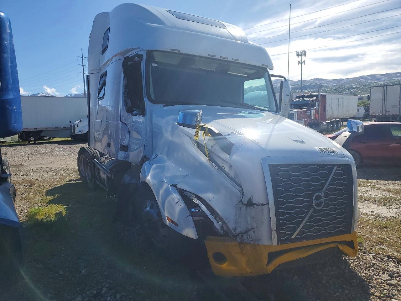 2022 Volv O VNL Semi Truck
