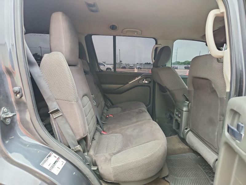 2012 Nissan Pathfinder s