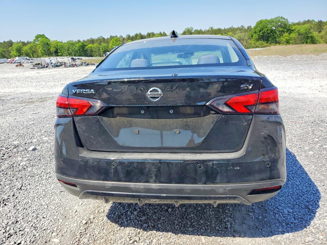 2022 Nissan Versa sv