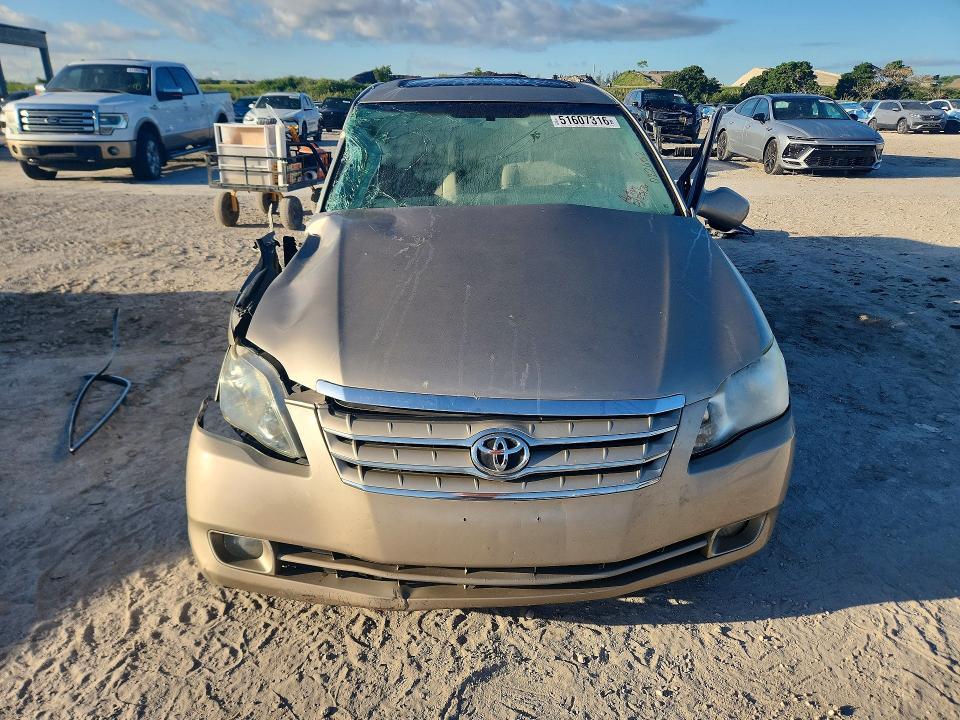 2005 Toyota Avalon xls