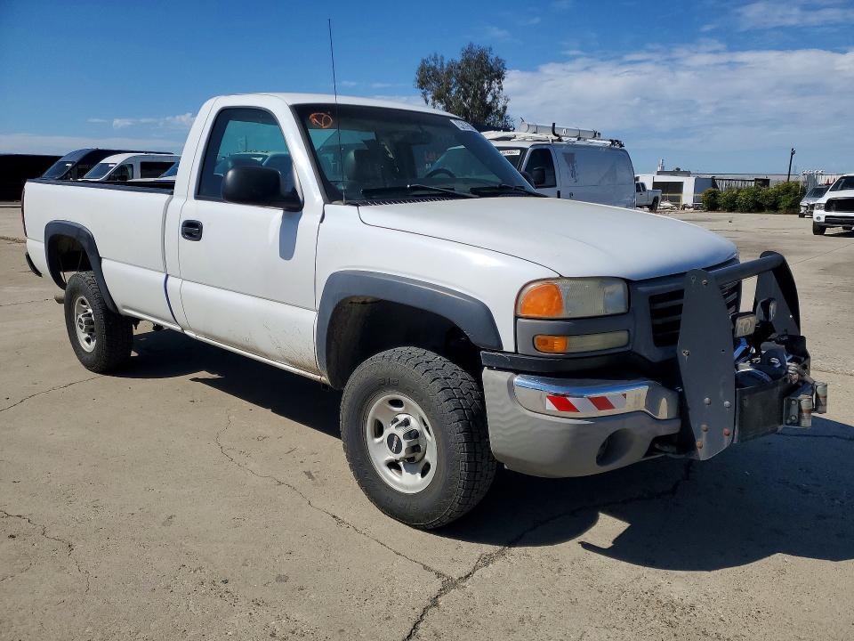 2004 GMC Sierra K2500 Heavy Duty
