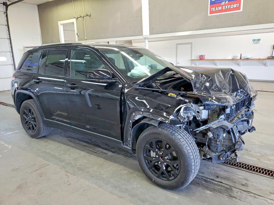 2024 Jeep Grand Cherokee Laredo