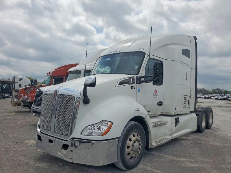 2020 Kenworth T680 Semi Truck