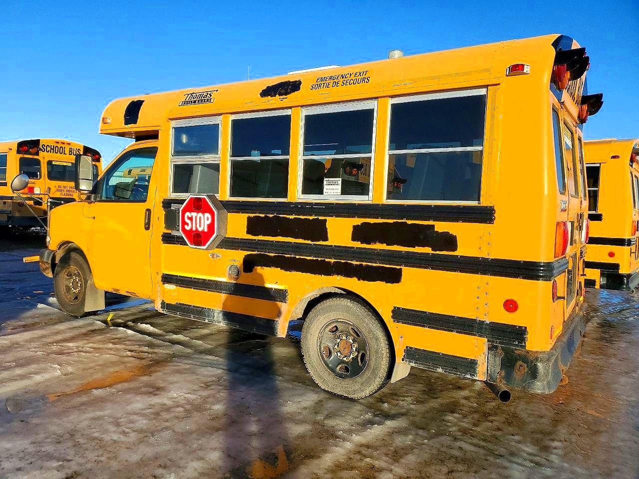 2010 Chev Express Cutaway G3500