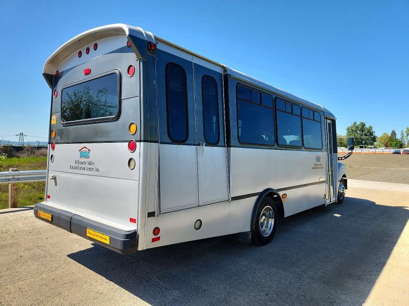2013 Ic Corporation 3000 AC