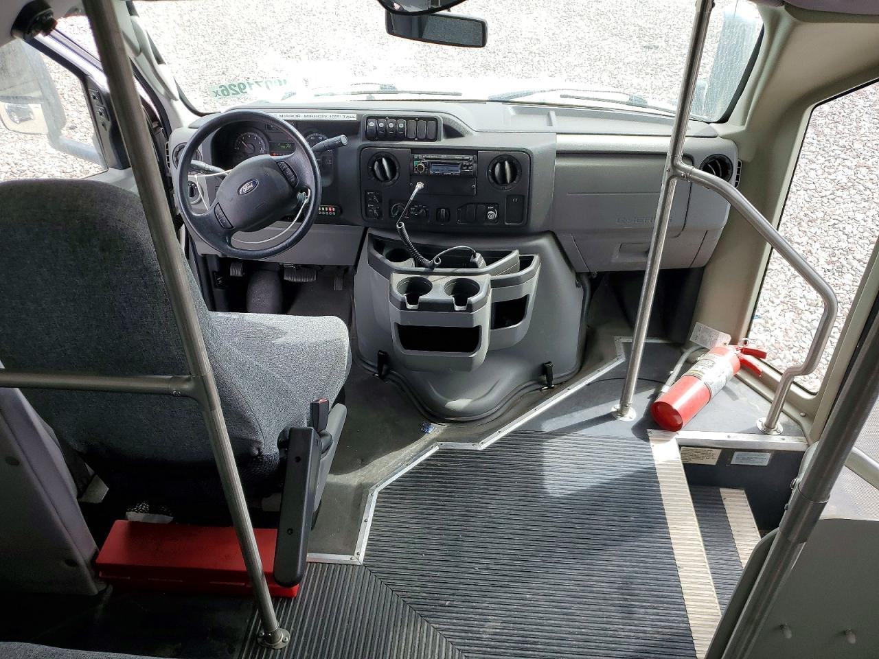 2015 Ford E450 Shuttle Bus