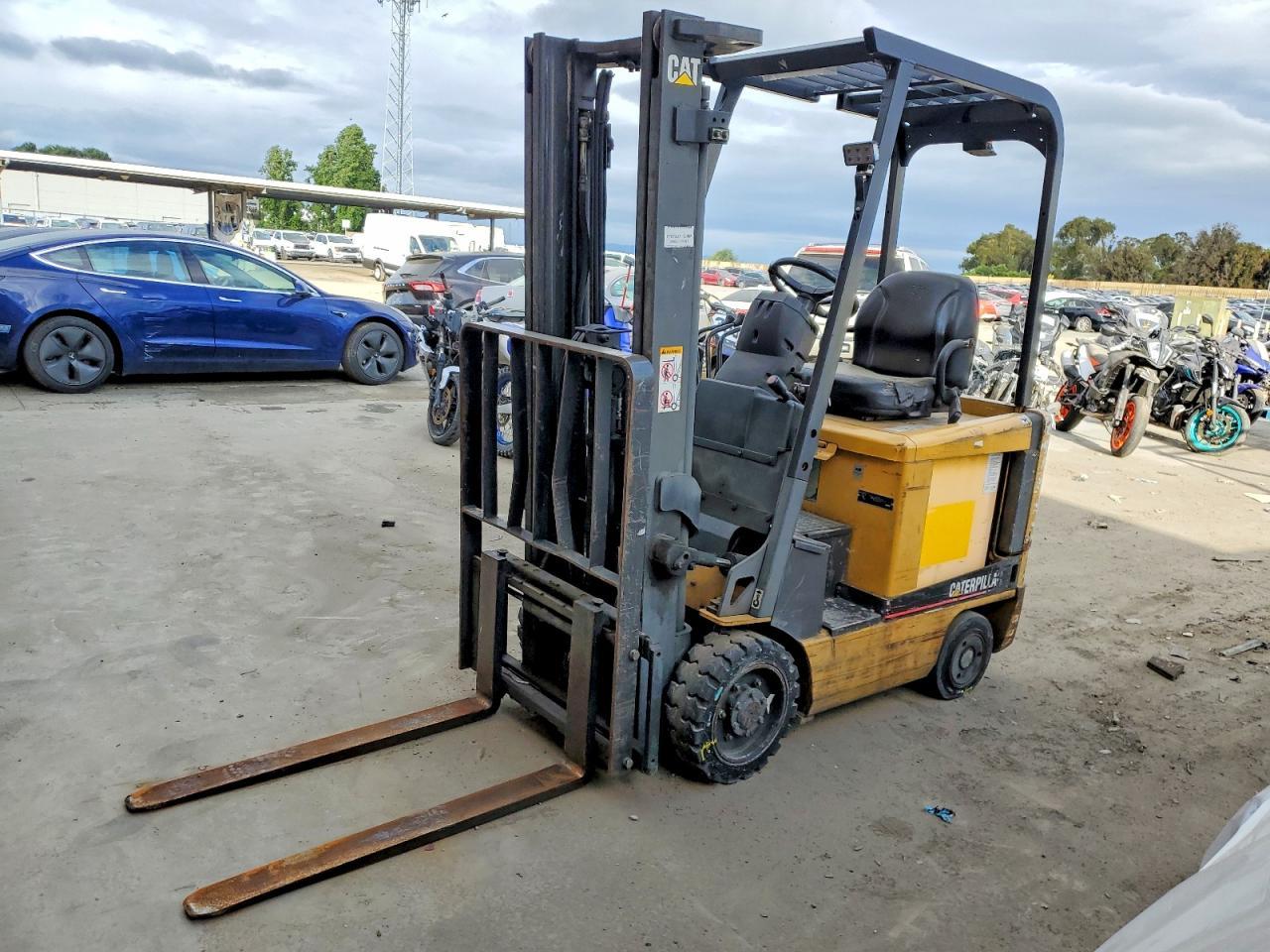 2002 Caterillar 2002 Caterpillar Forklift