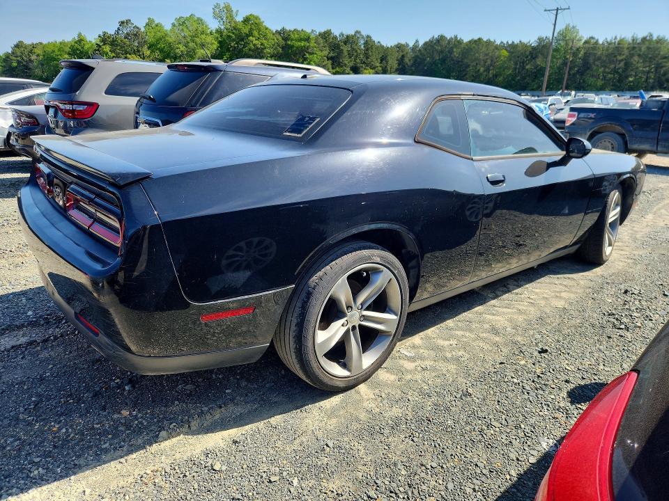 2015 Dodge Challenger sxt