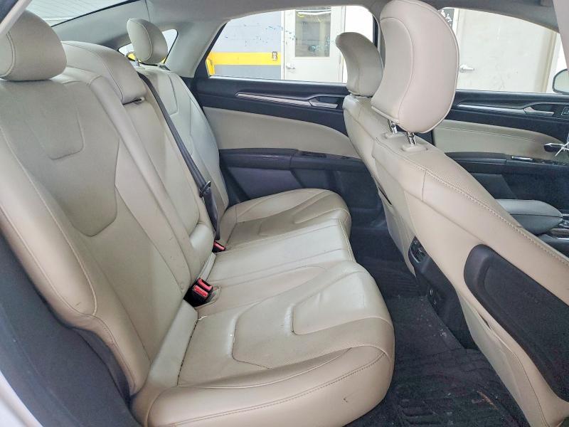 2015 Ford Fusion Titanium hev