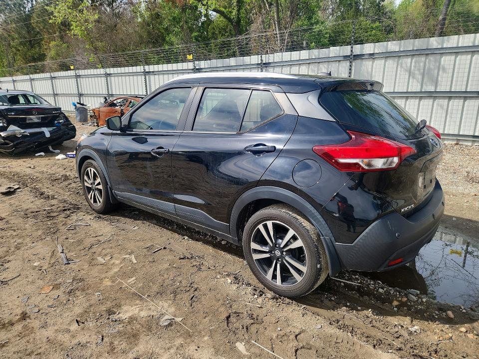 2020 Nissan Kicks sv