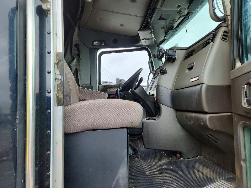 2011 Kenworth T660 Semi Truck