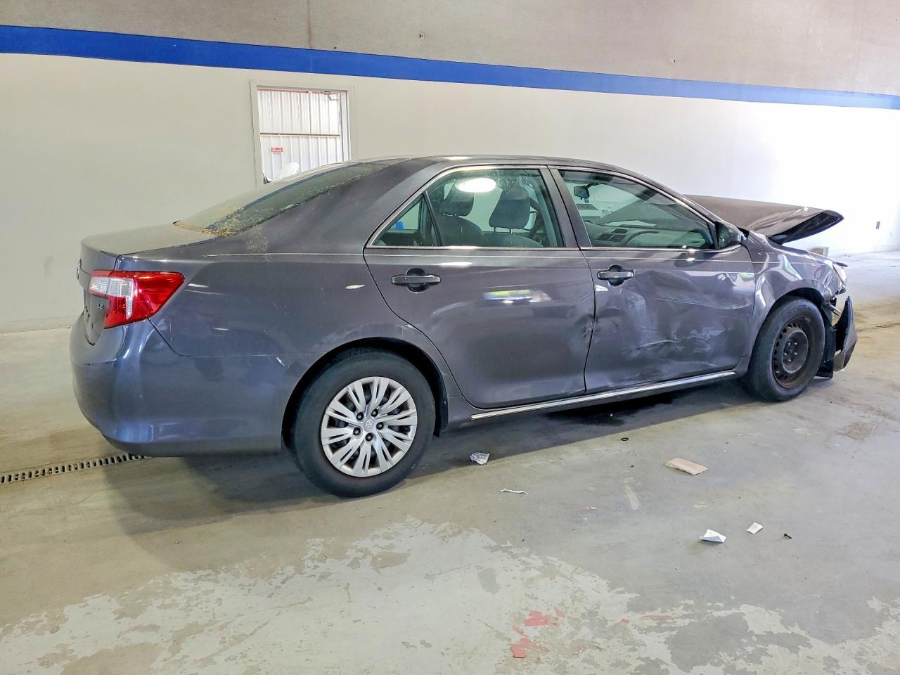 2014 Toyota Camry le