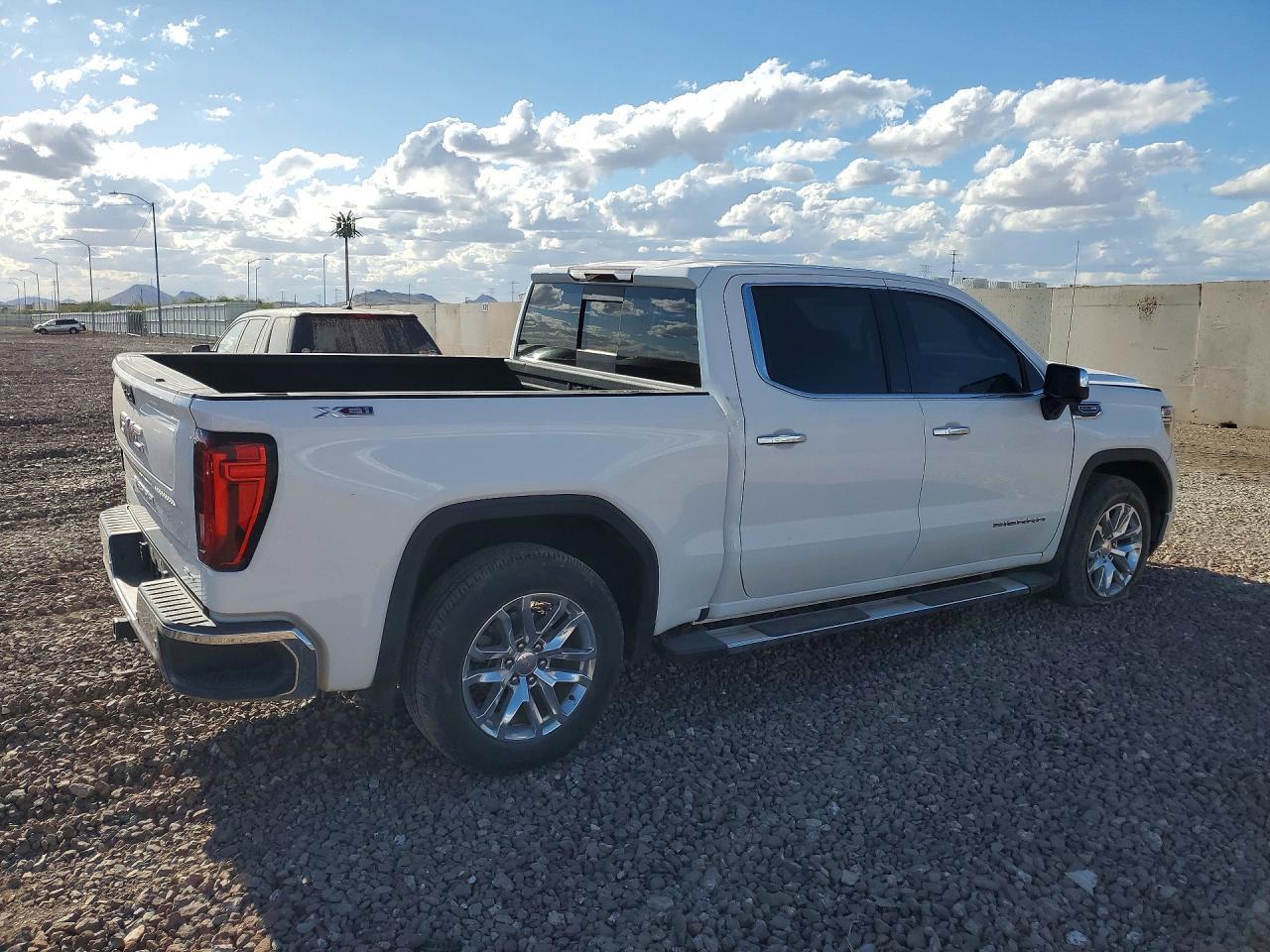 2020 GMC Sierra K1500 SLT