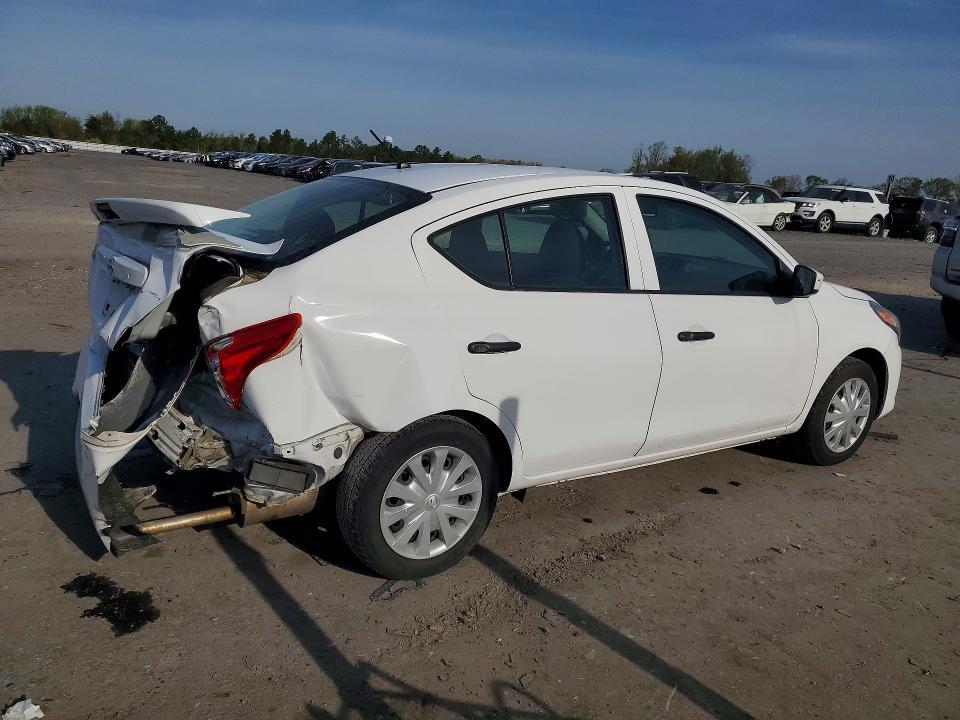 2018 Nissan Versa s Plus