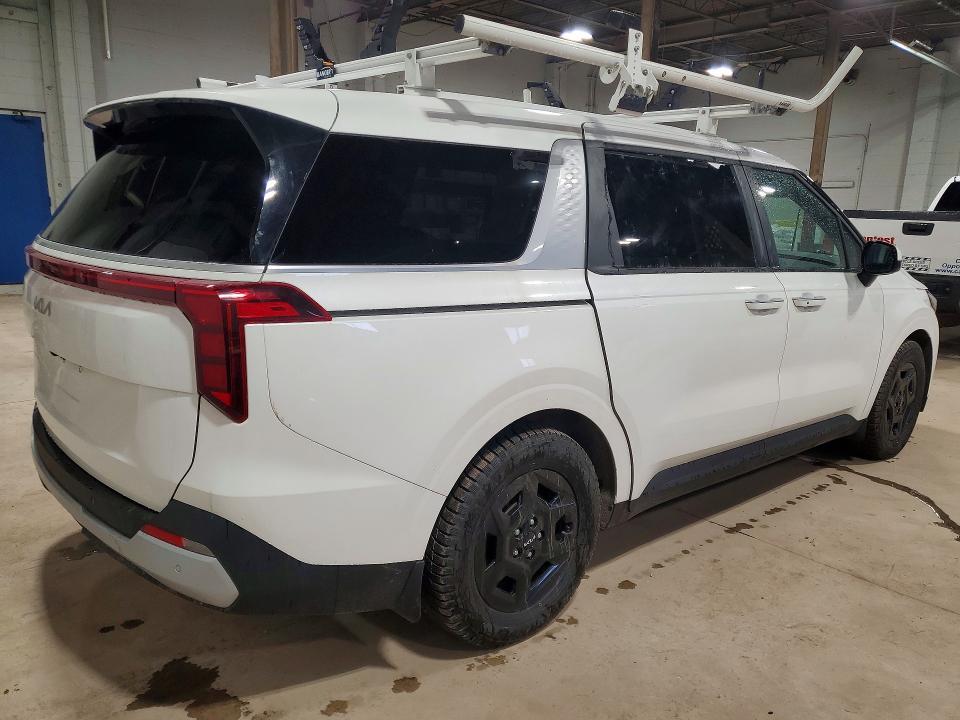 2025 KIA Carnival LX