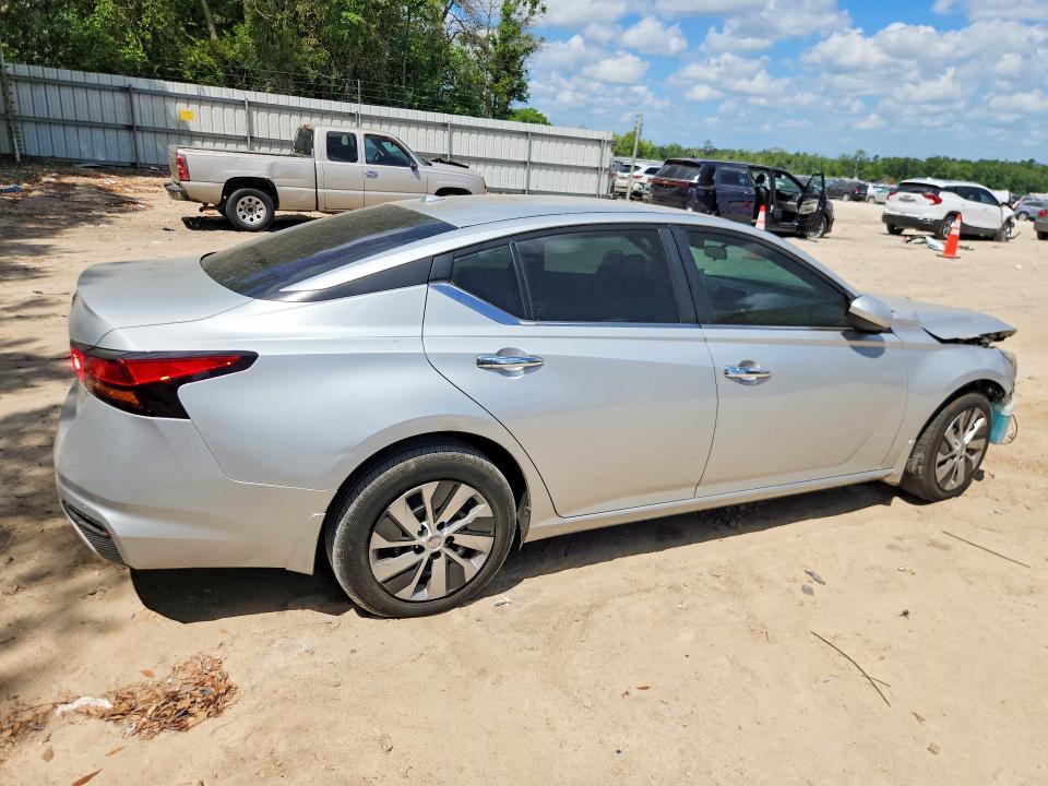 2020 Nissan Altima s