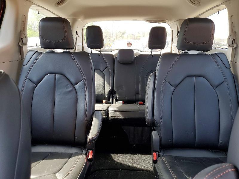 2017 Chrysler Pacifica Touring l