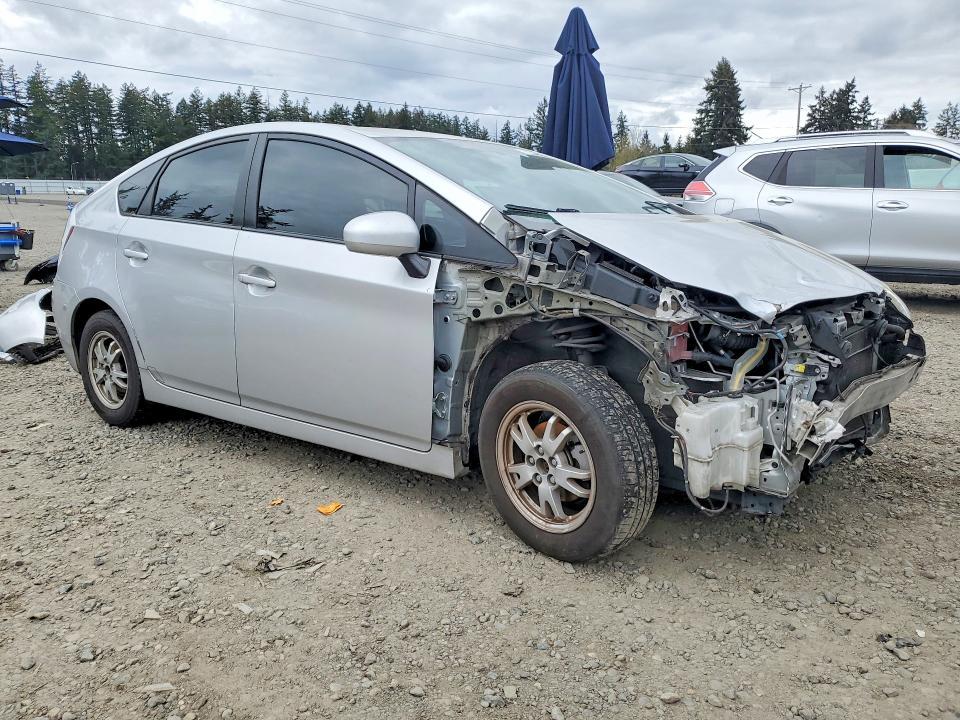 2010 Toyota Prius iii