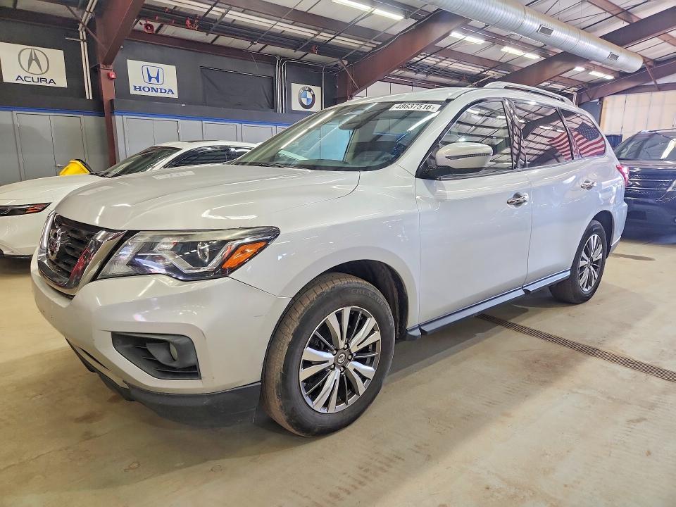 2018 Nissan Pathfinder sv