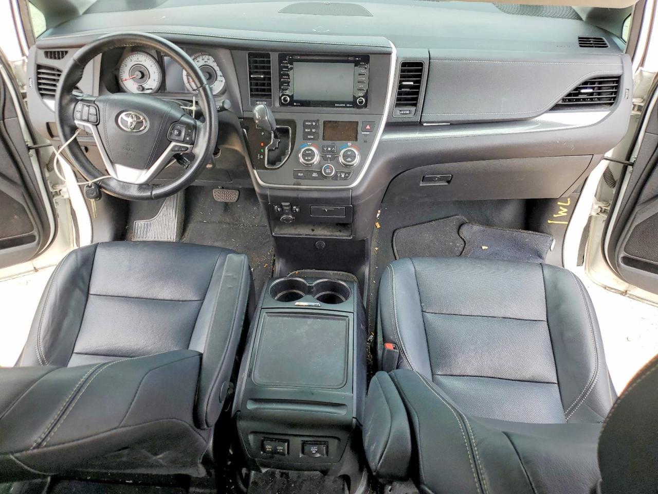 2020 Toyota Sienna se 8-passenger