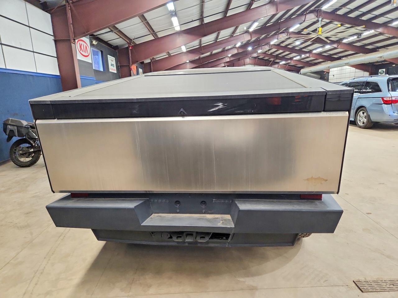 2024 Tesla Cybertruck Cyberbeast