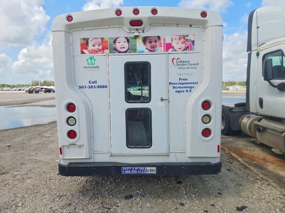 2008 Ford E350 Shuttle Bus