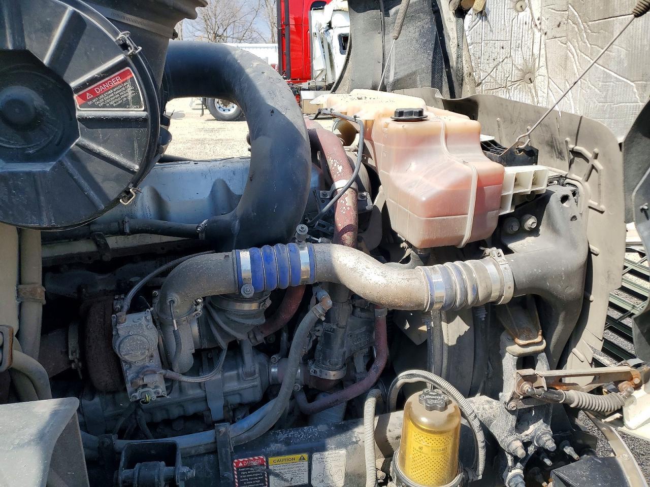 2014 Mack CXU613 Semi Truck