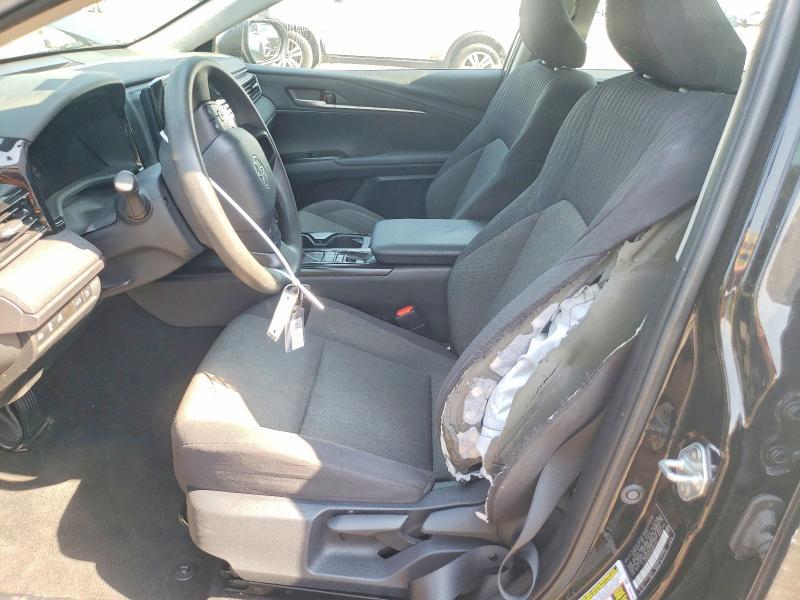 2025 Toyota Camry le