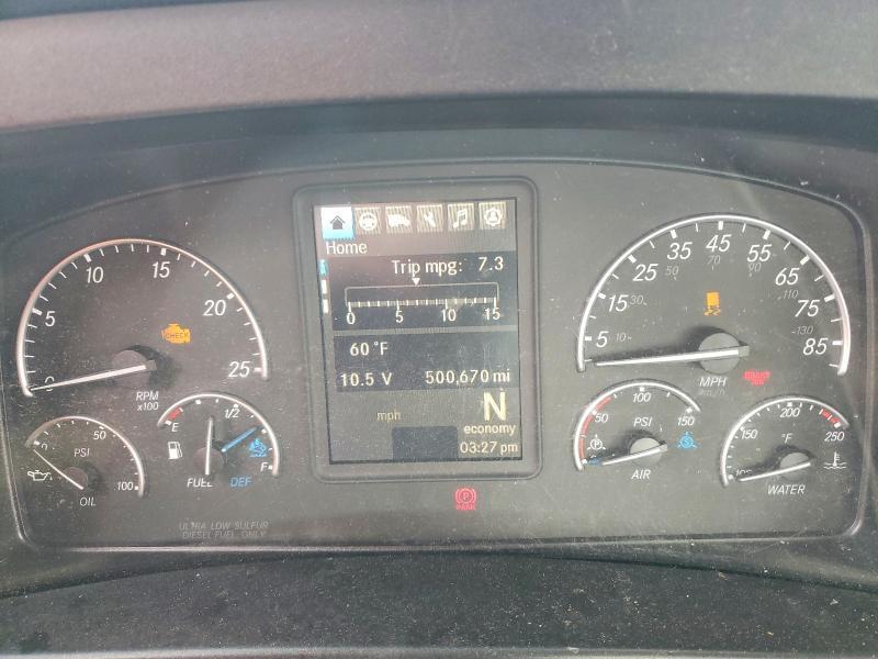 2019 Freightliner Cascadia 126 Semi Truck