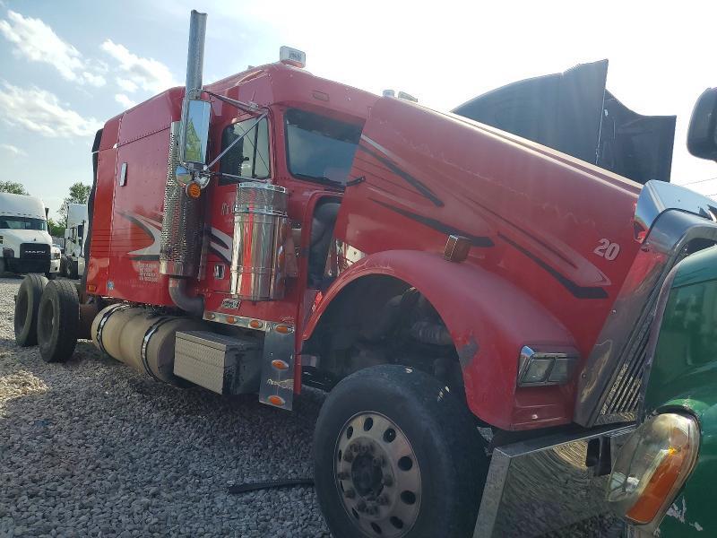2007 Freightliner Fld132 Semi Truck