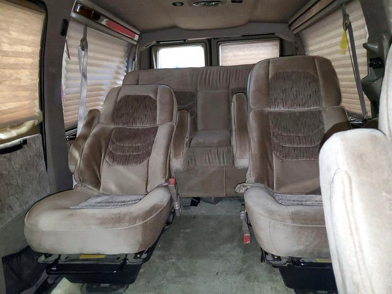 2002 Ford Econoline E150 van