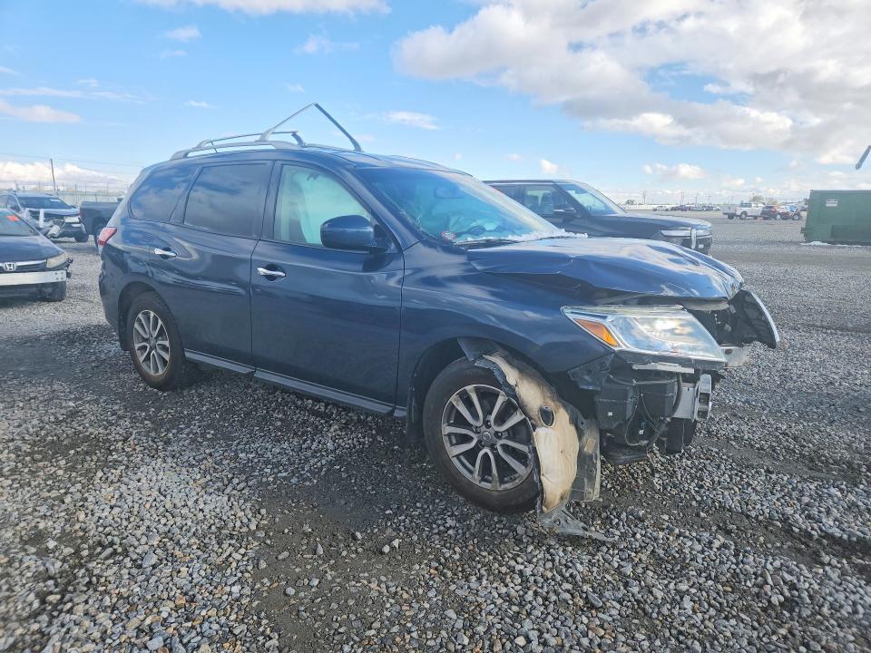 2016 Nissan Pathfinder sv