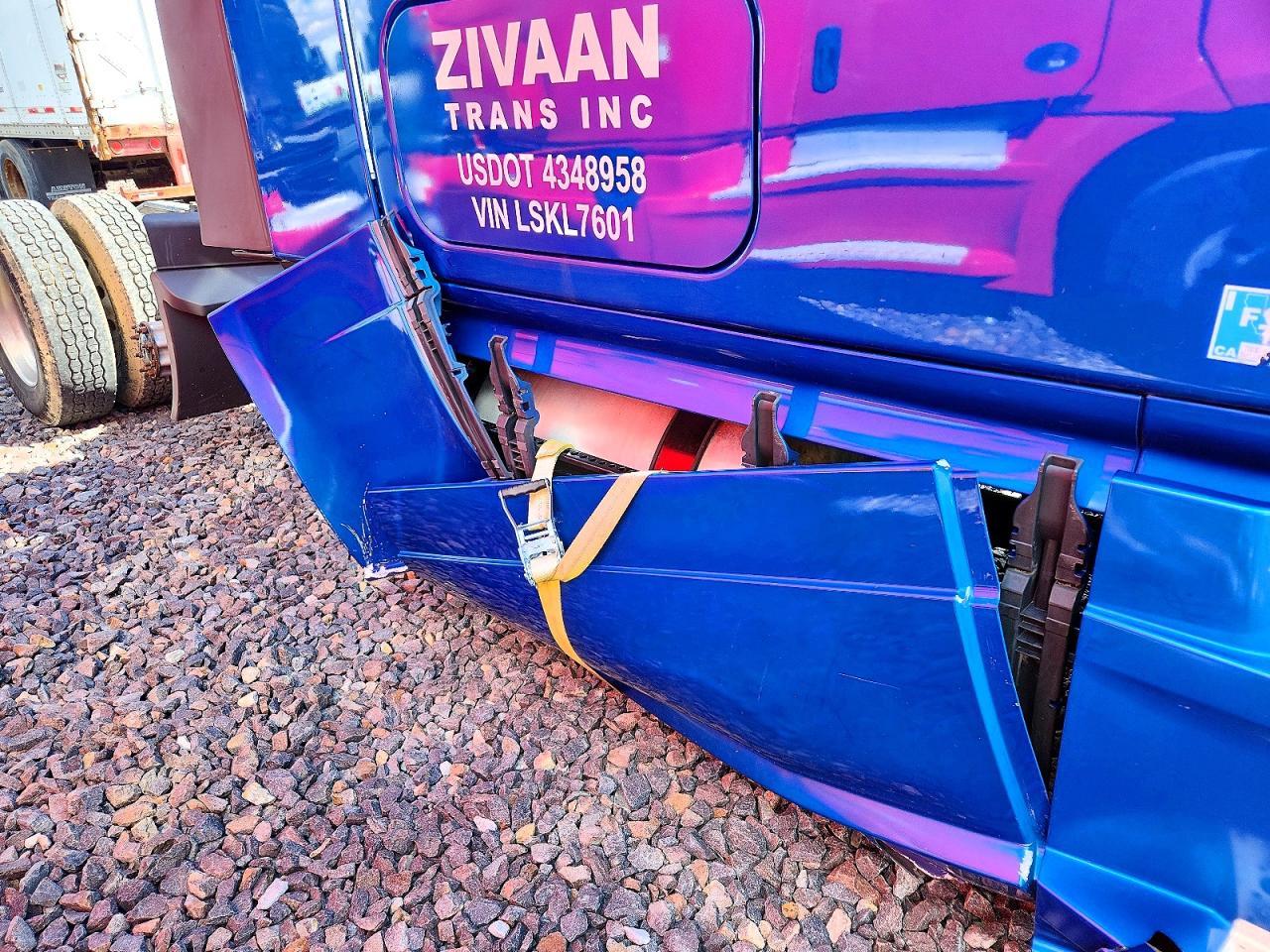 2020 Freightliner Cascadia 126