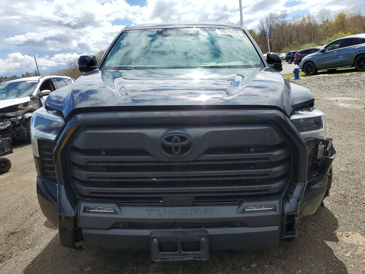 2025 Toyota Tundra SR5
