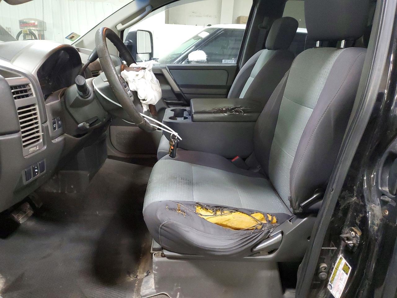 2004 Nissan Titan XE