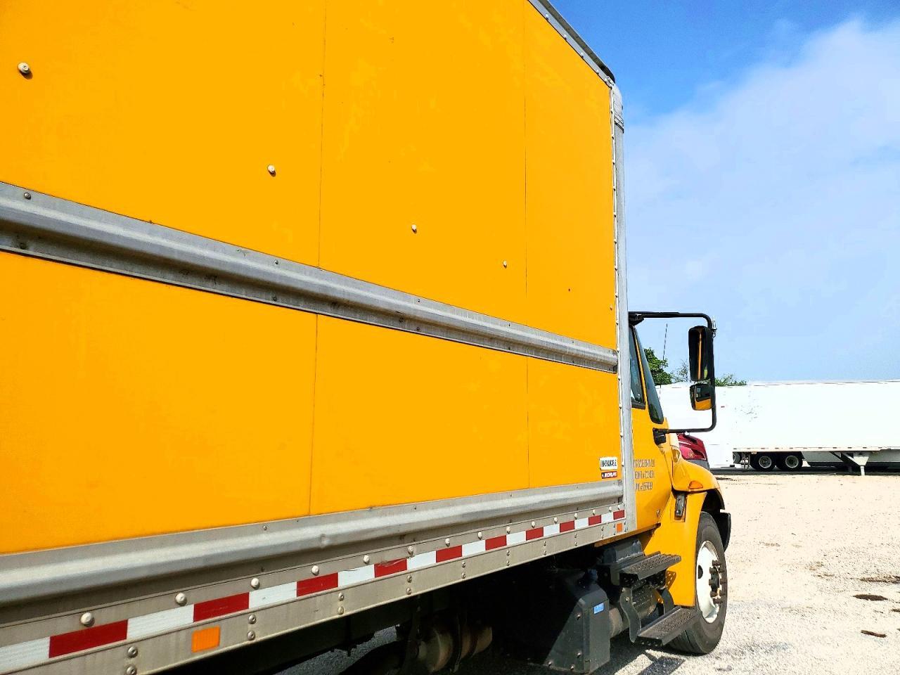 2019 International 4300 BOX Truck