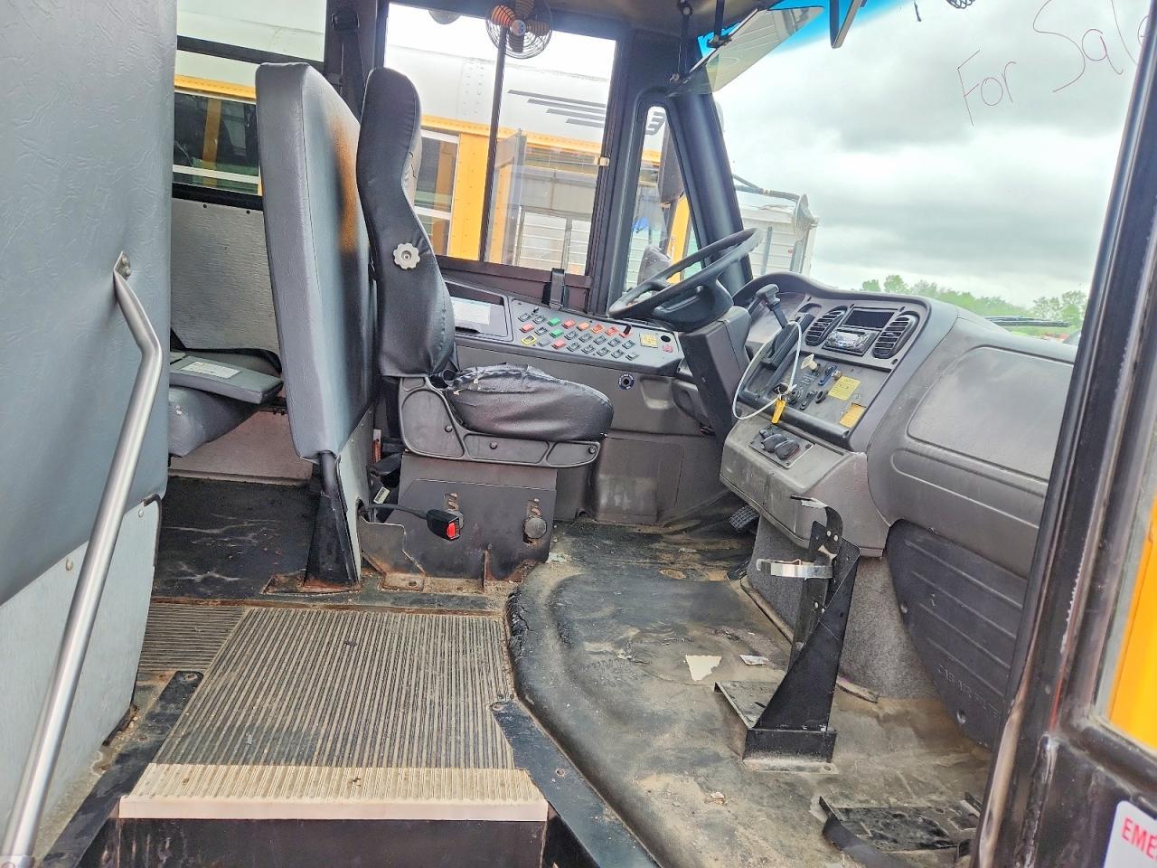2012 Freightliner 2012 Thomas SAF-T-LINER C2-School Bus