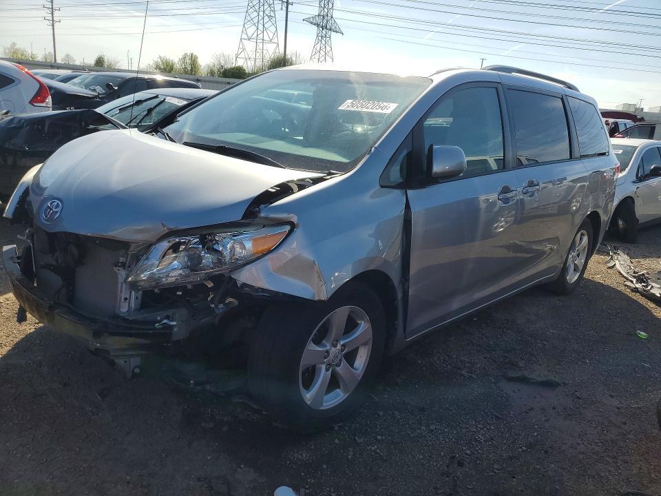 2012 Toyota Sienna le