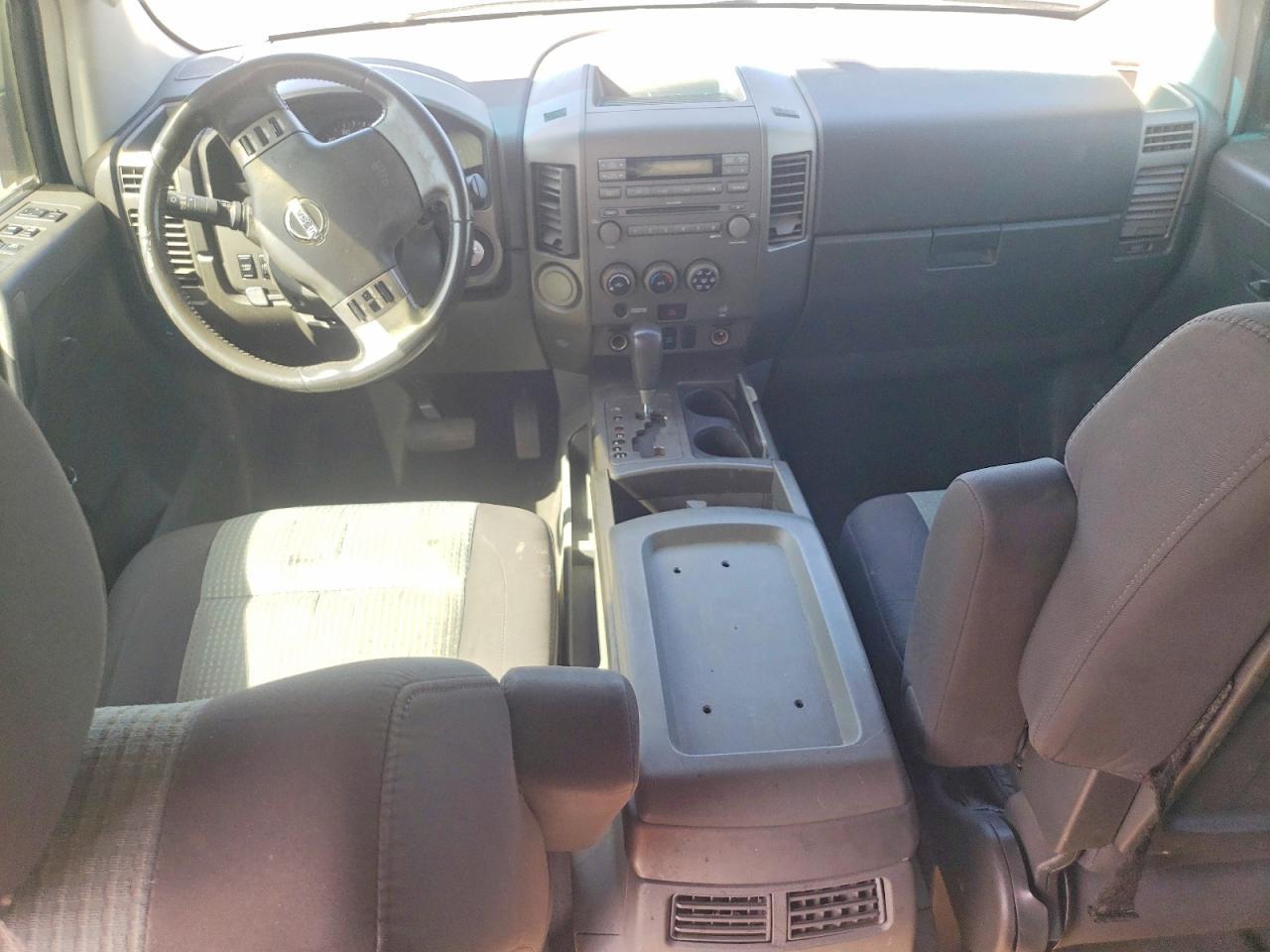 2005 Nissan Titan XE