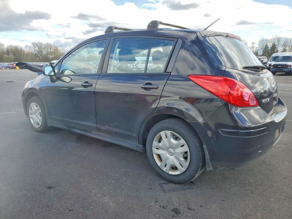 2011 Nissan Versa 1.8 s