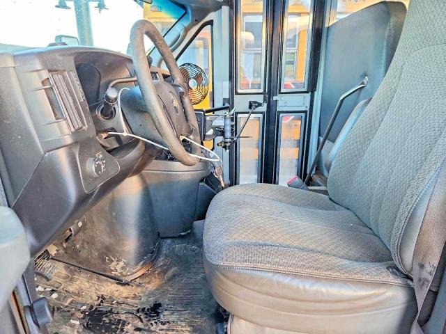 2010 Chev Express Cutaway G3500